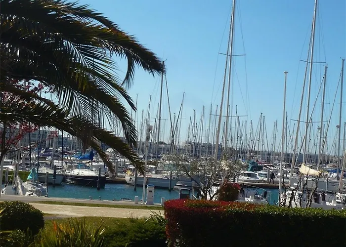Bel Avec Terrasse Pour 4 Personnes, Proche A Port Camargue - Fr-1-731-140 *