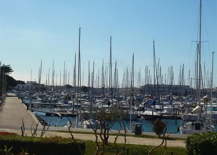 Lägenhet Bel Avec Terrasse Pour 4 Personnes, Proche A Port Camargue - Fr-1-731-140 *
