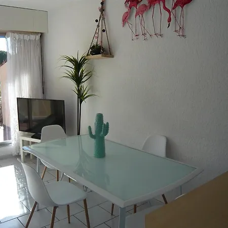 Bel Avec Terrasse Pour 4 Personnes, Proche A Port Camargue - Fr-1-731-140 Apartment Le Grau-du-Roi