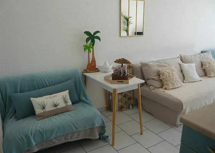 Bel Avec Terrasse Pour 4 Personnes, Proche A Port Camargue - Fr-1-731-140 *