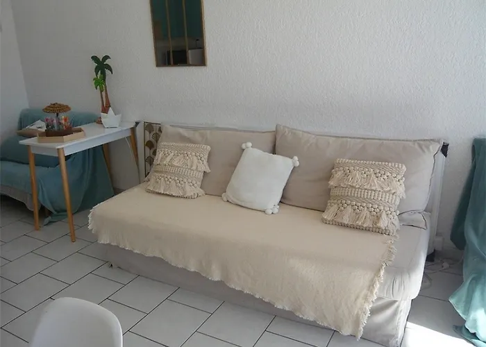 Bel Avec Terrasse Pour 4 Personnes, Proche A Port Camargue - Fr-1-731-140 *